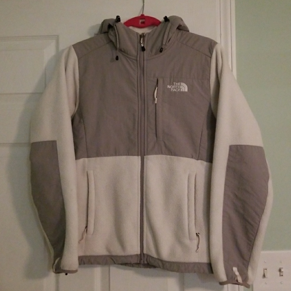 White Hooded Denali North face